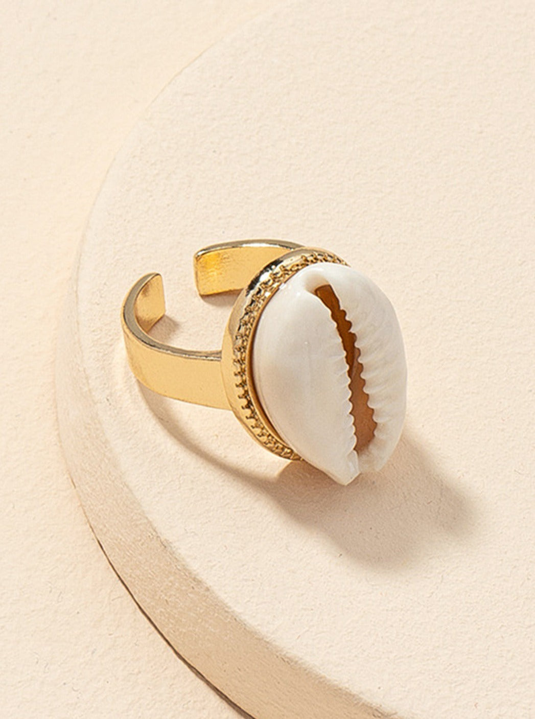 Åpen ring med skall