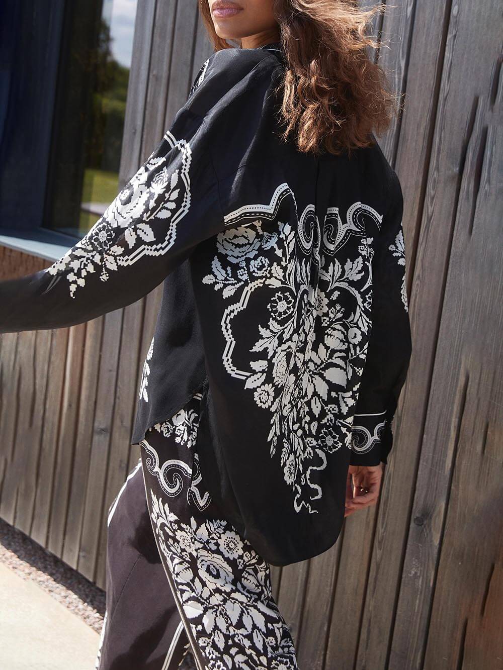 Unik vestlig blomstertrykk med overdimensjonert løs skjorte